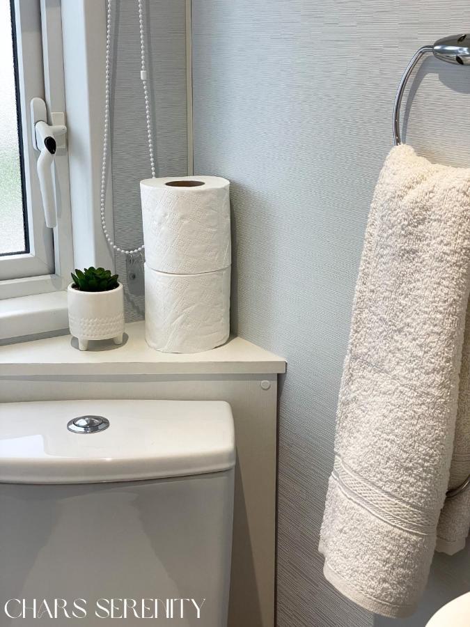 Lovely Holiday Home At Lyons Caravan Park! 프레스타틴 외부 사진