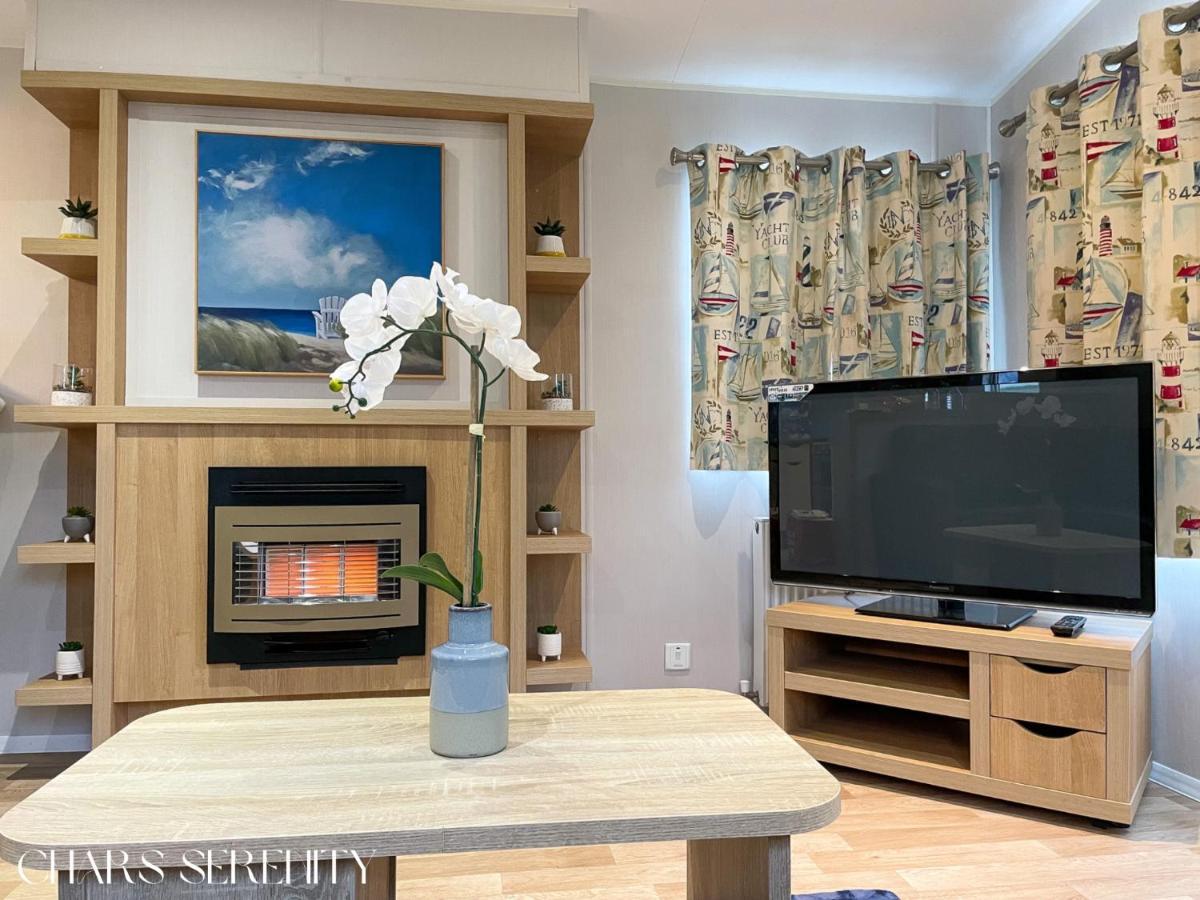 Lovely Holiday Home At Lyons Caravan Park! 프레스타틴 외부 사진