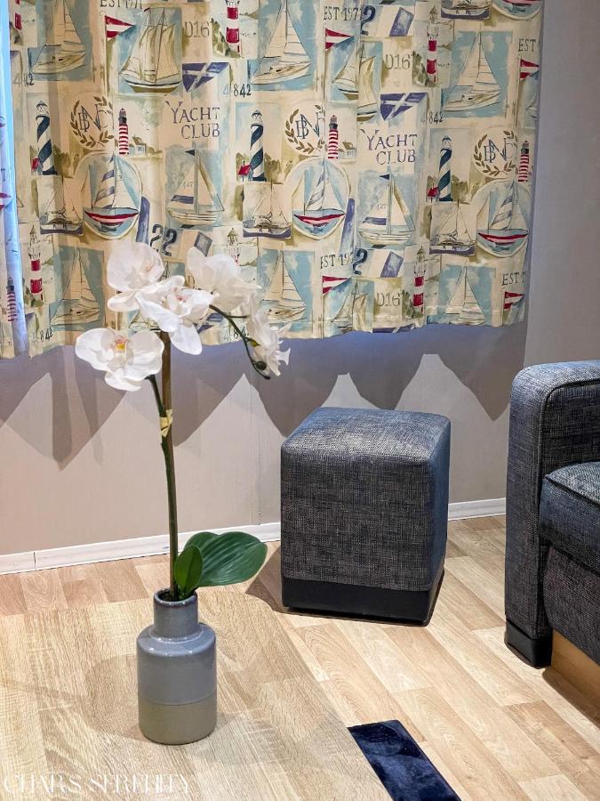 Lovely Holiday Home At Lyons Caravan Park! 프레스타틴 외부 사진
